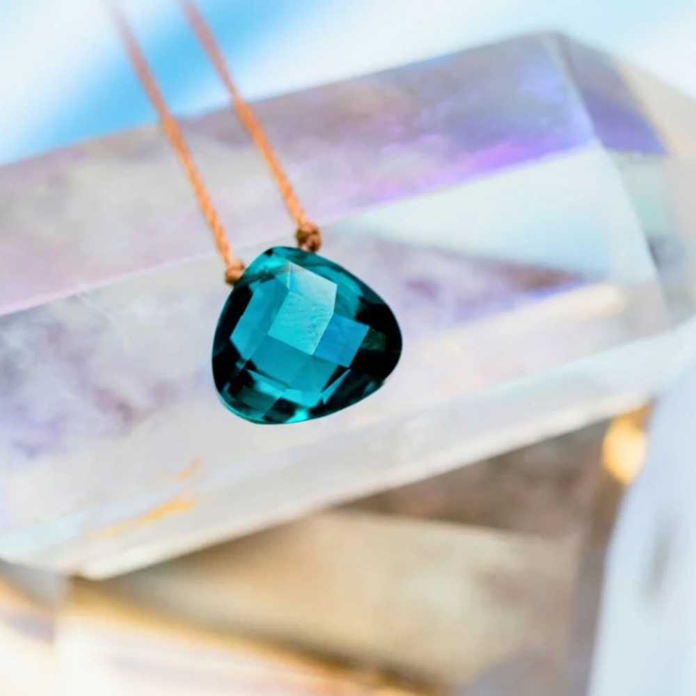 Soul Ku Peacock Blue Crystal Necklace